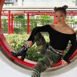 Meet your Posher, Queena